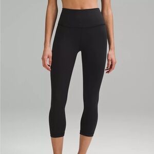 Lululemon Cropped Wunder Under Leggings